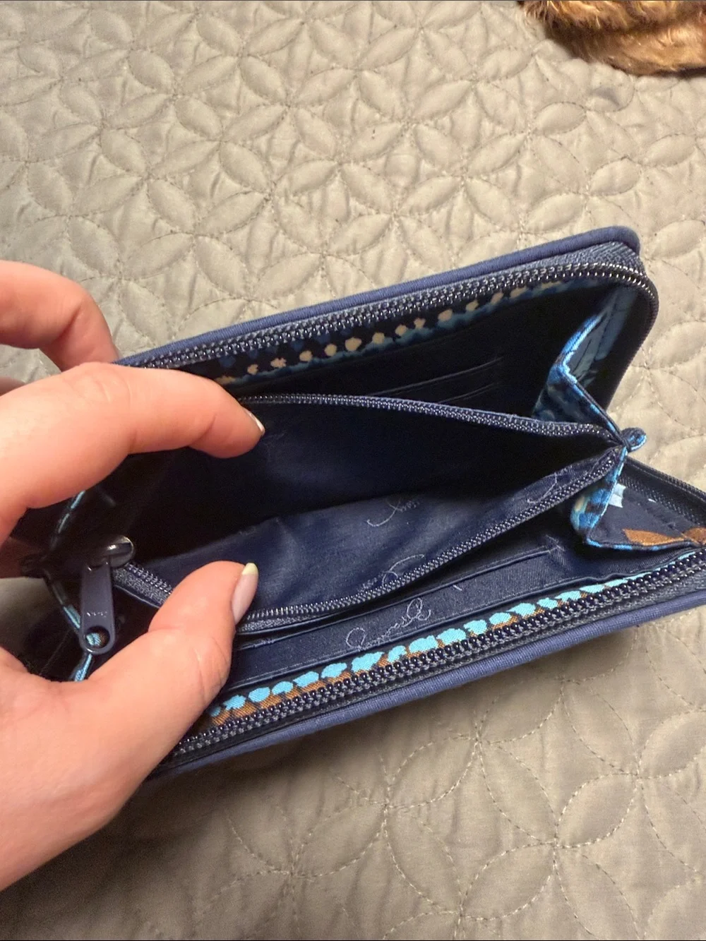 Vera Bradley Navy Blue Floral Quilted Cotton Zip Around Clutch Wallet - Picture 4 of 8